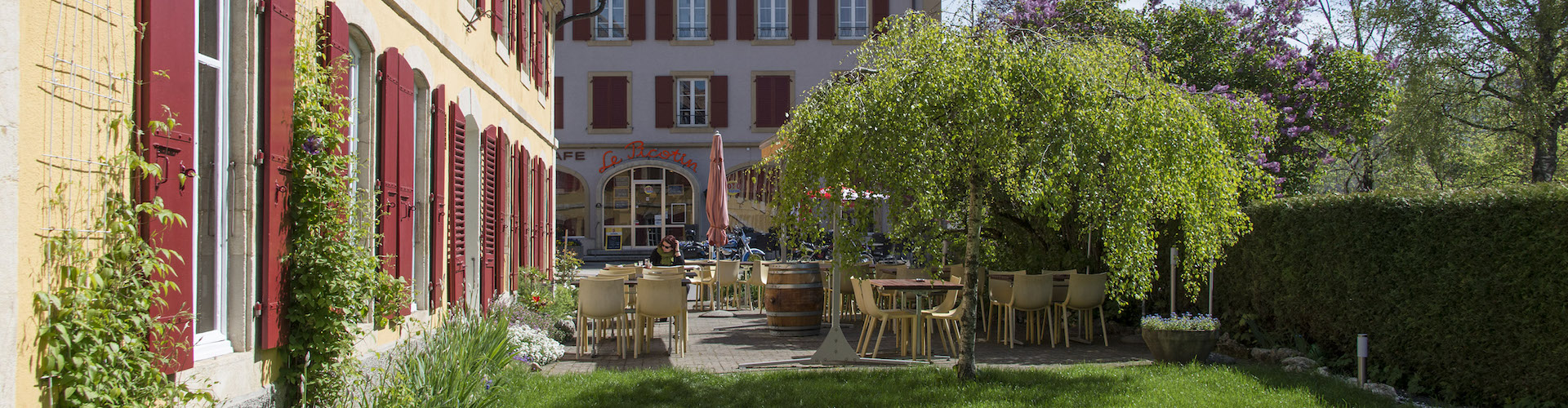 Terrasse de l'Hôtel de l'Aigle Terrasse de l'Hôtel de l'Aigle